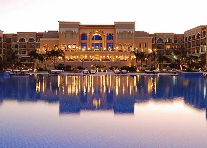 Crowne Plaza Sahara Sands Szálloda